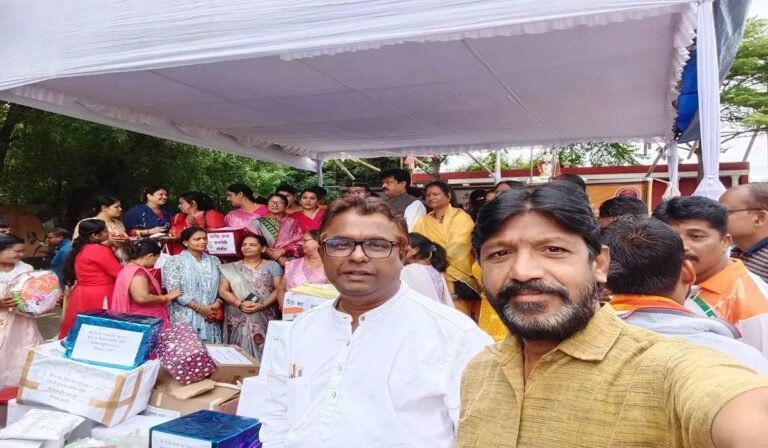 बीजेपी महिला मंडल ने बॉर्डर में तैनात वीर जवानों के लिए 3 लाख 80 हजार रक्षासूत्र भेजे