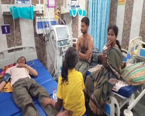जहरीला मशरूम खाने से एक ही परिवार के 10 लोग बीमार, अस्पताल में भर्ती