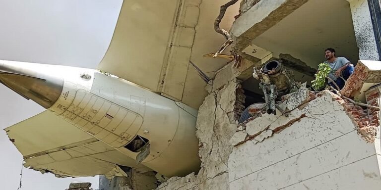 अहमदाबाद विमान हादसा: विदेशी मीडिया की लापरवाही भरी कवरेज से नाराज हुआ AAIB, कहा- ‘थोड़ा संयम रख लें’