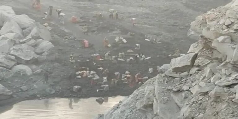 कोयला खनन, चाल धंसने से 10 से ज्यादा की मौत की आशंका