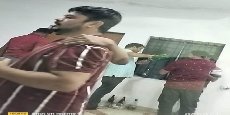 SBI ऑफिस में फेयरवेल बना शराब पार्टी: रायपुर ट्रांसफर पर सर्विस मैनेजर ने दोस्तों संग देर रात तक किया जश्न