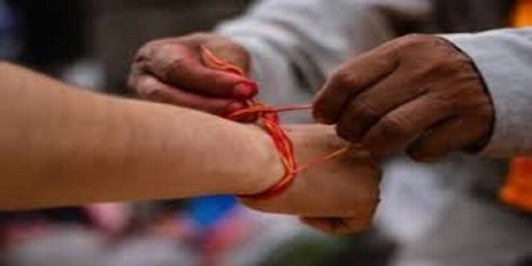 आबकारी आरक्षक की परीक्षा में हाथों से कलावा काटने पर बढ़ा विवाद, हिन्दू संगठनों की शिकायत पर कलेक्टर ने गठित की चार सदस्यीय जांच समिति…