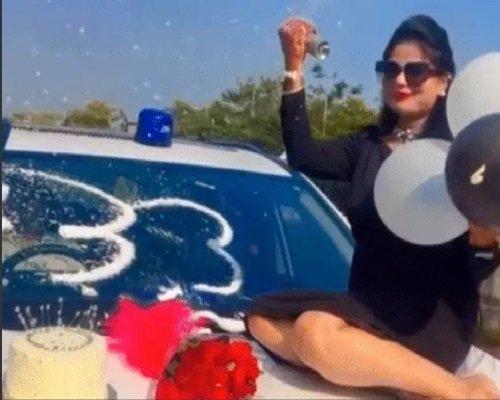 नीली बत्ती वाली कार पर केक काटा DSP की पत्नी ने…उधर हाईकोर्ट ने DSP की स्टंट पर सख्ती दिखाई